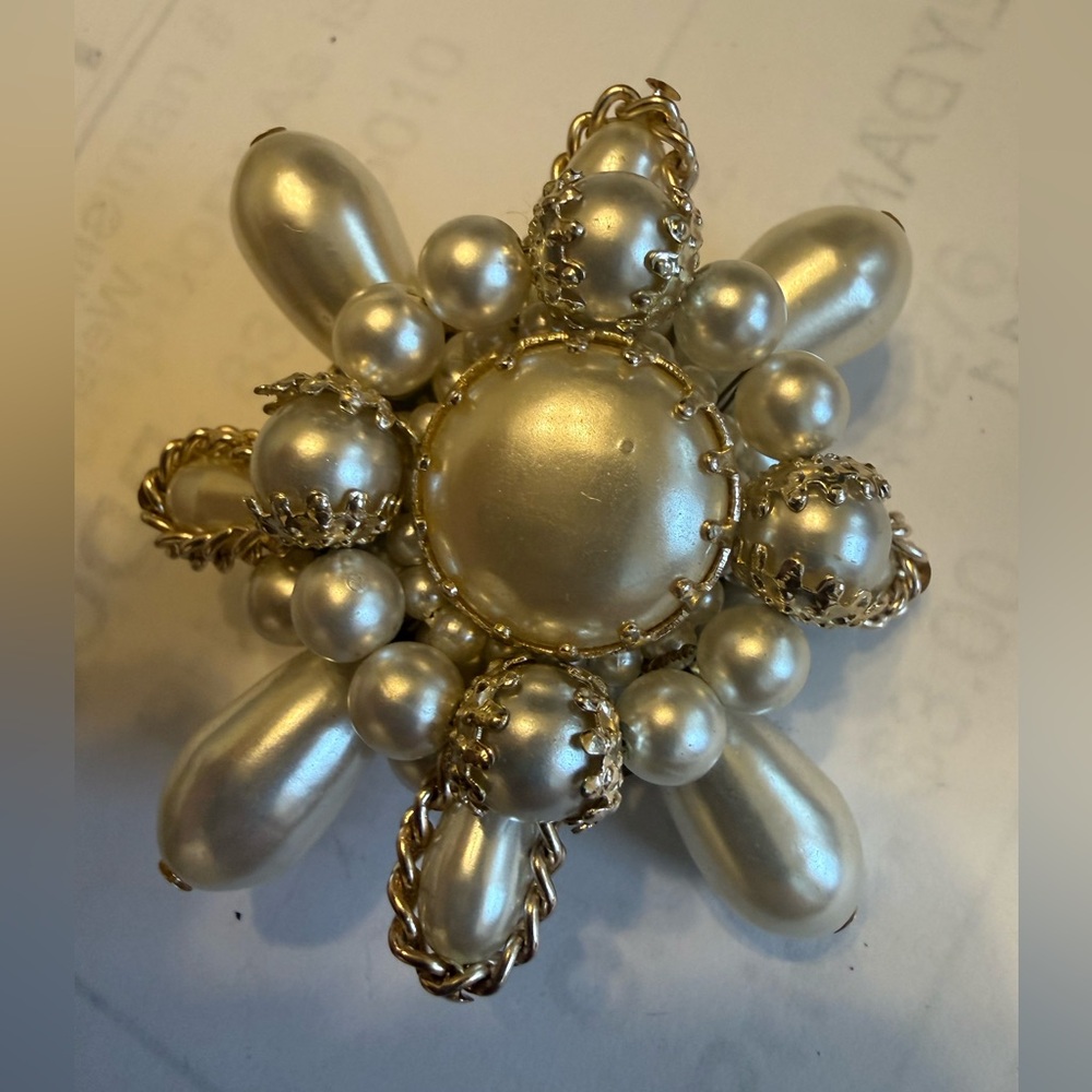 Elegant Gold and Cream Brooch